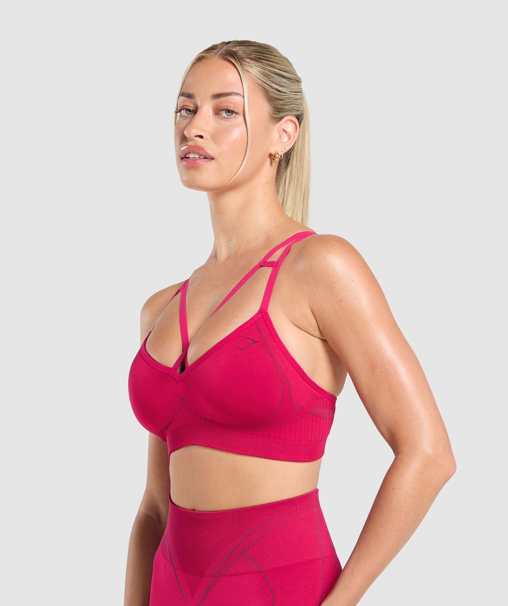 Apex Contrast Sports Bra - Image 3