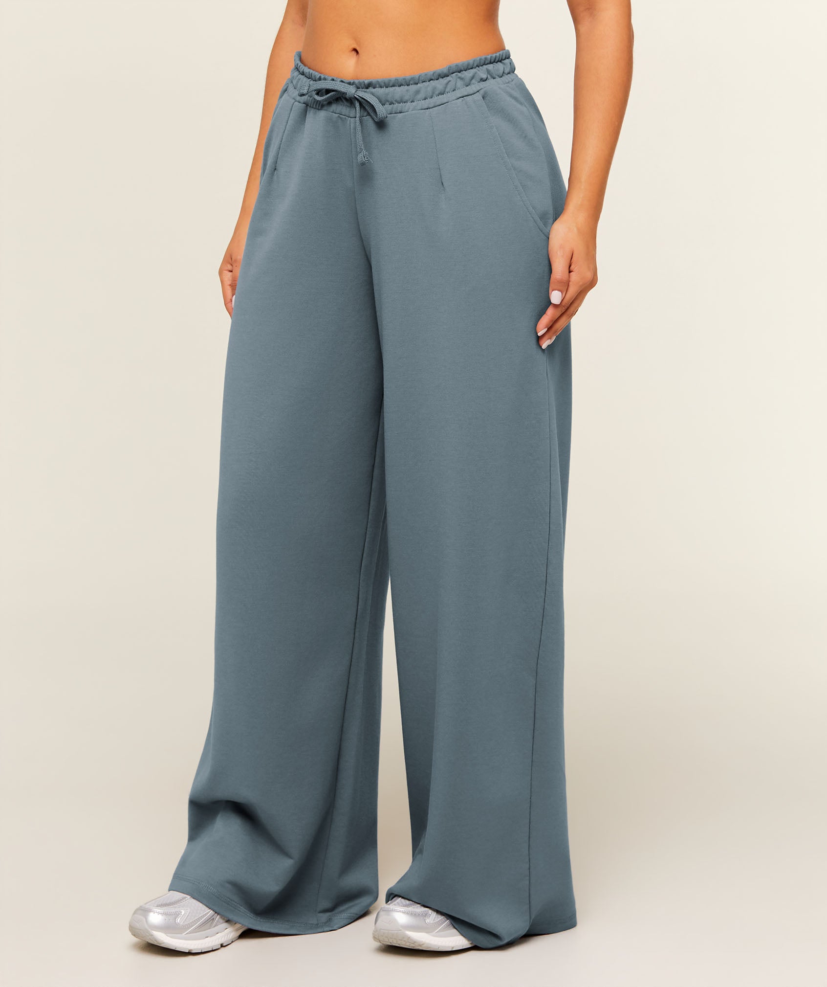 Lightweight Wide Leg Pant Short - Image 4