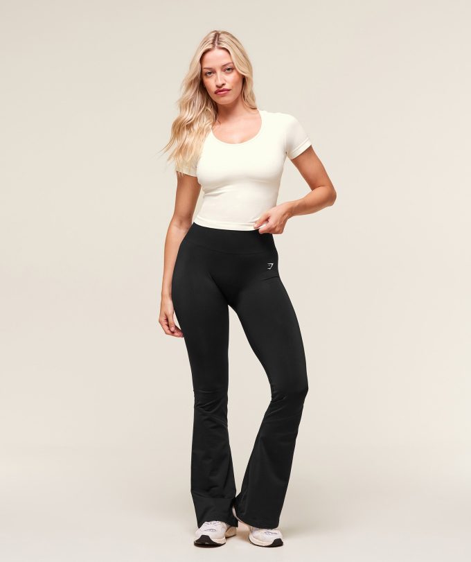 Everyday Seamless Tight Fit Crew Neck Tee