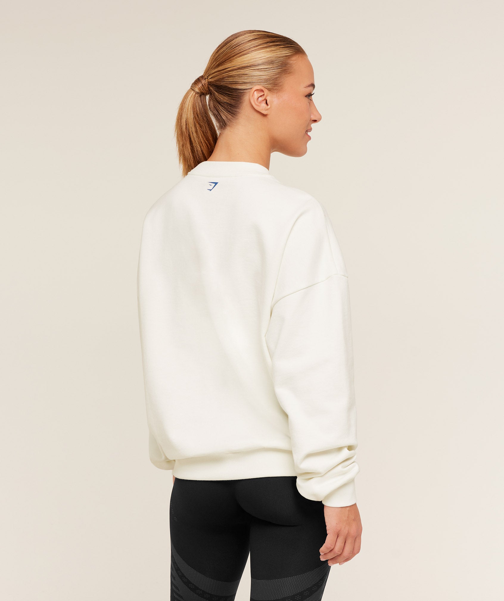 Run Club Graphic Sweatshirt - Image 2