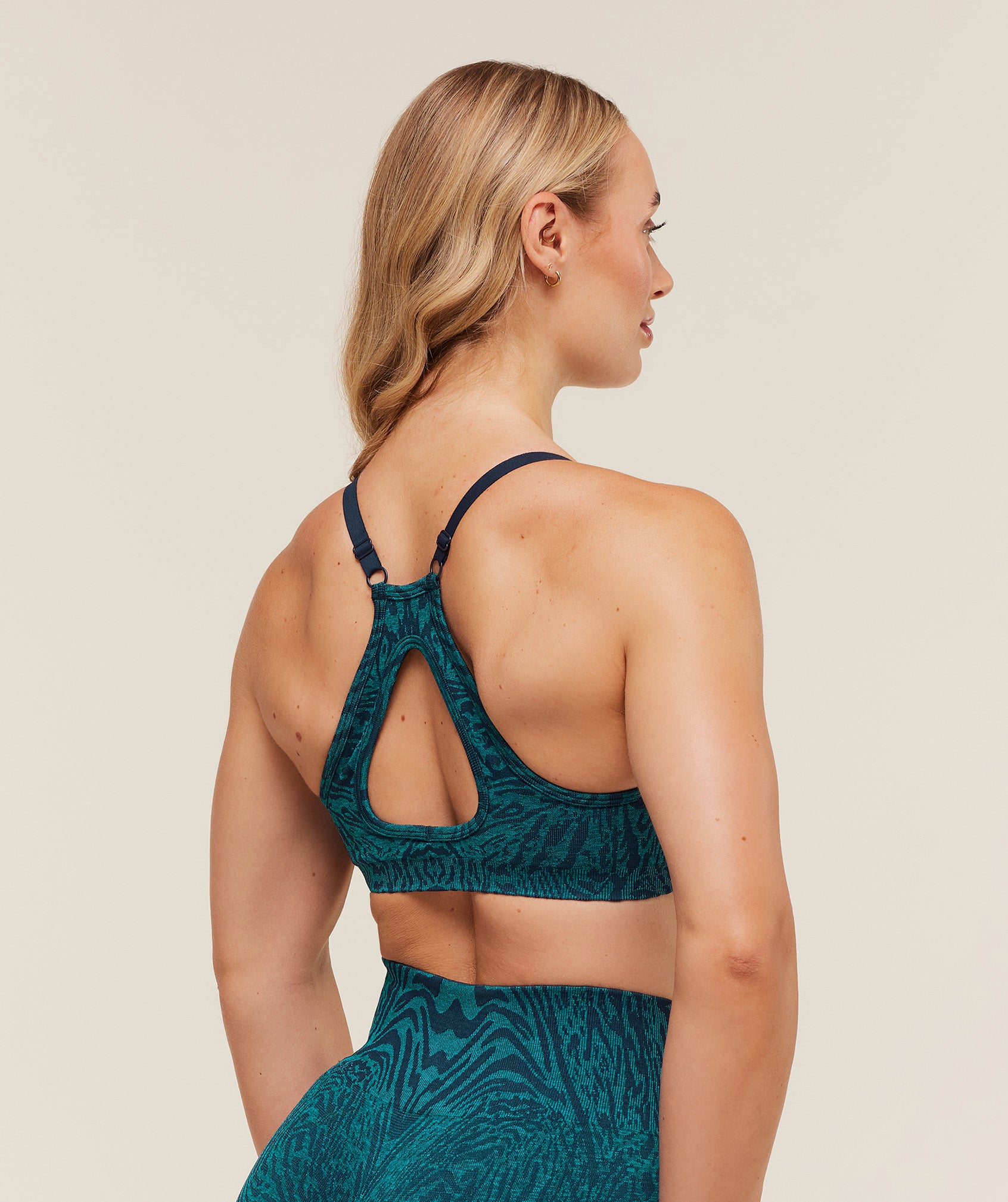 Adapt Animal Seamless Sports Bra - Image 2