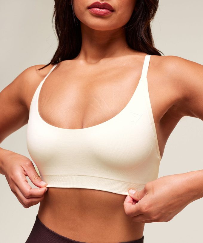 Everyday Seamless Racerback Sports Bra
