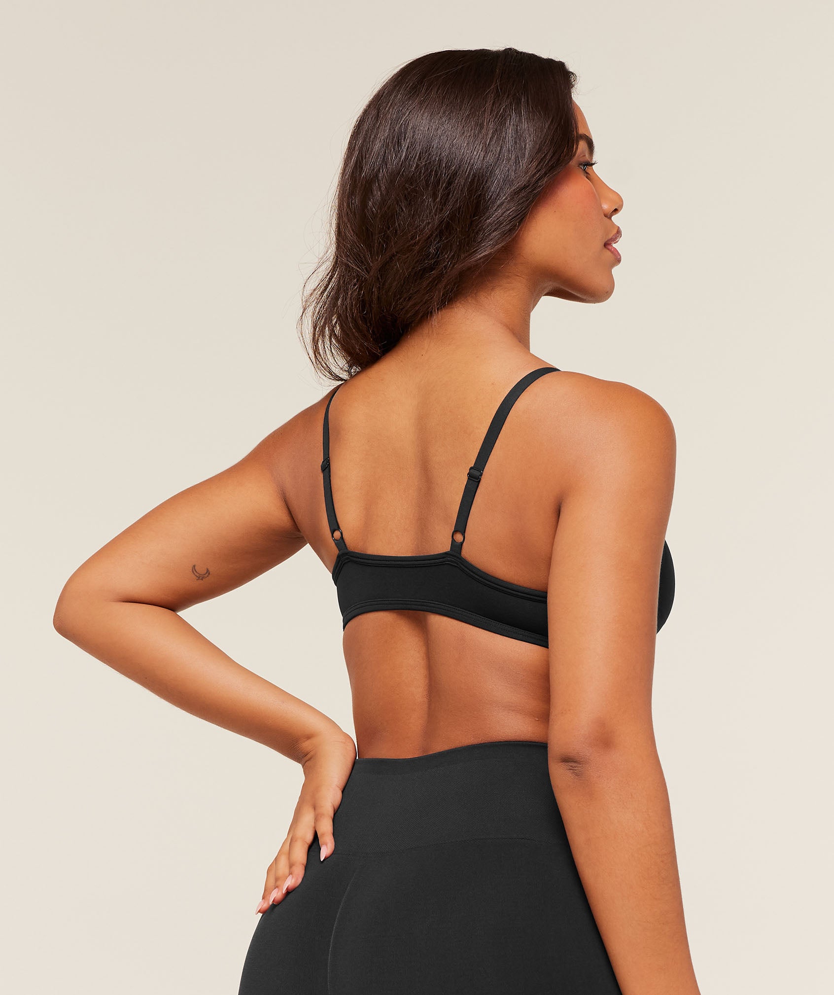 Soft Sculpt V-neck Sports Bra - Image 3